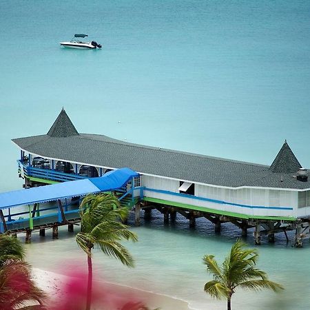Starfish Halcyon Cove Hotel Dickenson Bay Екстериор снимка