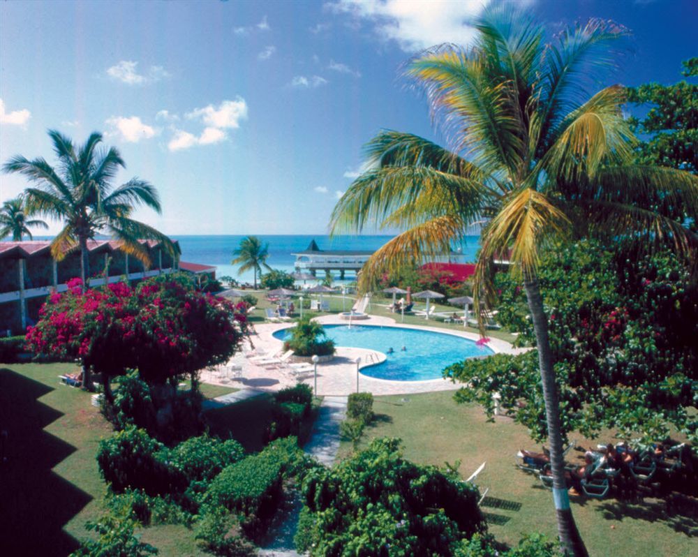 Starfish Halcyon Cove Hotel Dickenson Bay Екстериор снимка