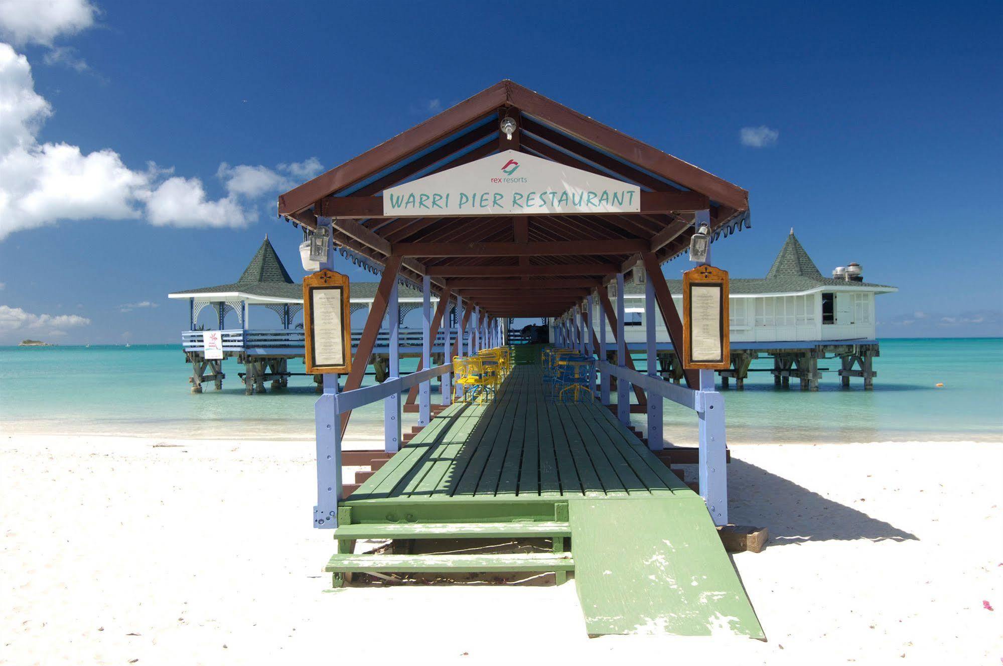 Starfish Halcyon Cove Hotel Dickenson Bay Екстериор снимка