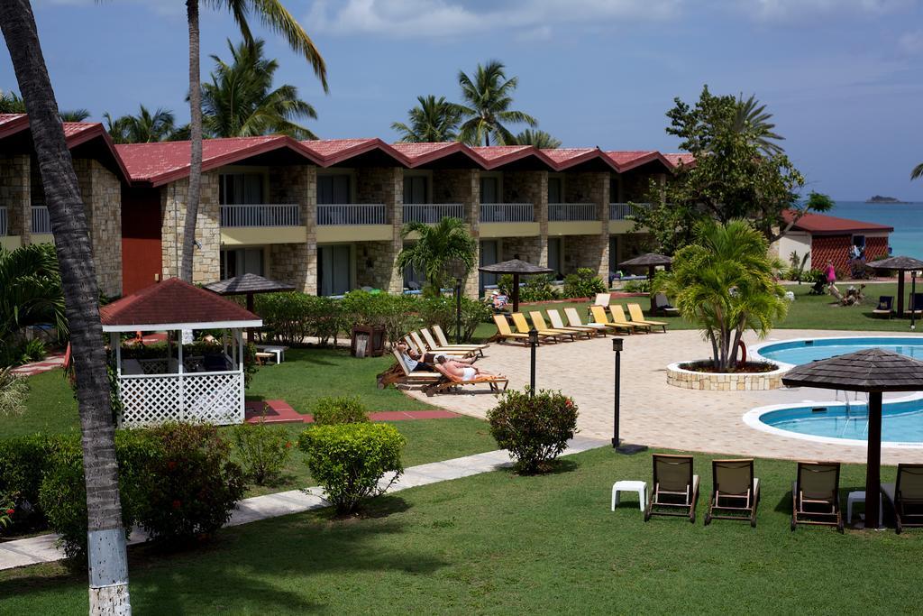 Starfish Halcyon Cove Hotel Dickenson Bay Екстериор снимка
