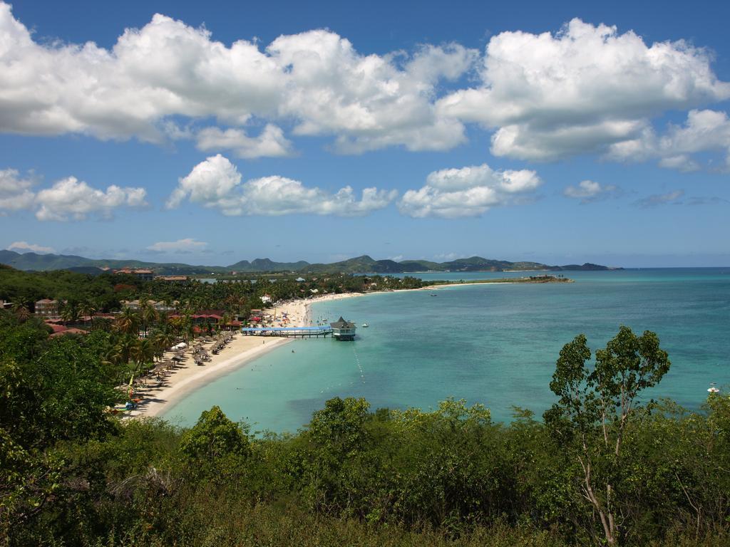 Starfish Halcyon Cove Hotel Dickenson Bay Екстериор снимка