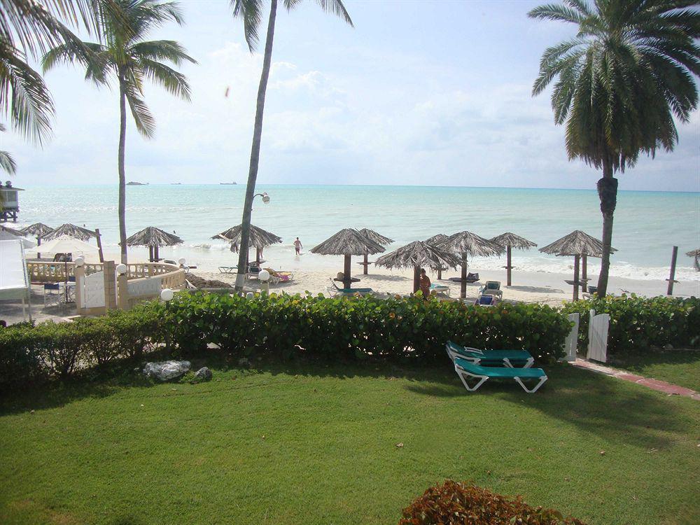 Starfish Halcyon Cove Hotel Dickenson Bay Екстериор снимка